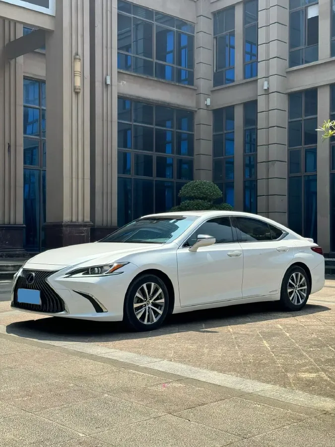 2018 Lexus ES 2.5L 178HP L4 E-CVT Hybrid,autocango,china used car exporter,china ev exporter,chinese used car exporter,chinese used ev exporter