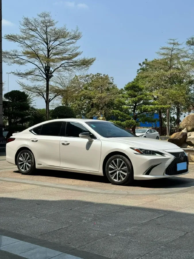 2018 Lexus ES 2.5L 178HP L4 E-CVT Hybrid,autocango,china used car exporter,china ev exporter,chinese used car exporter,chinese used ev exporter