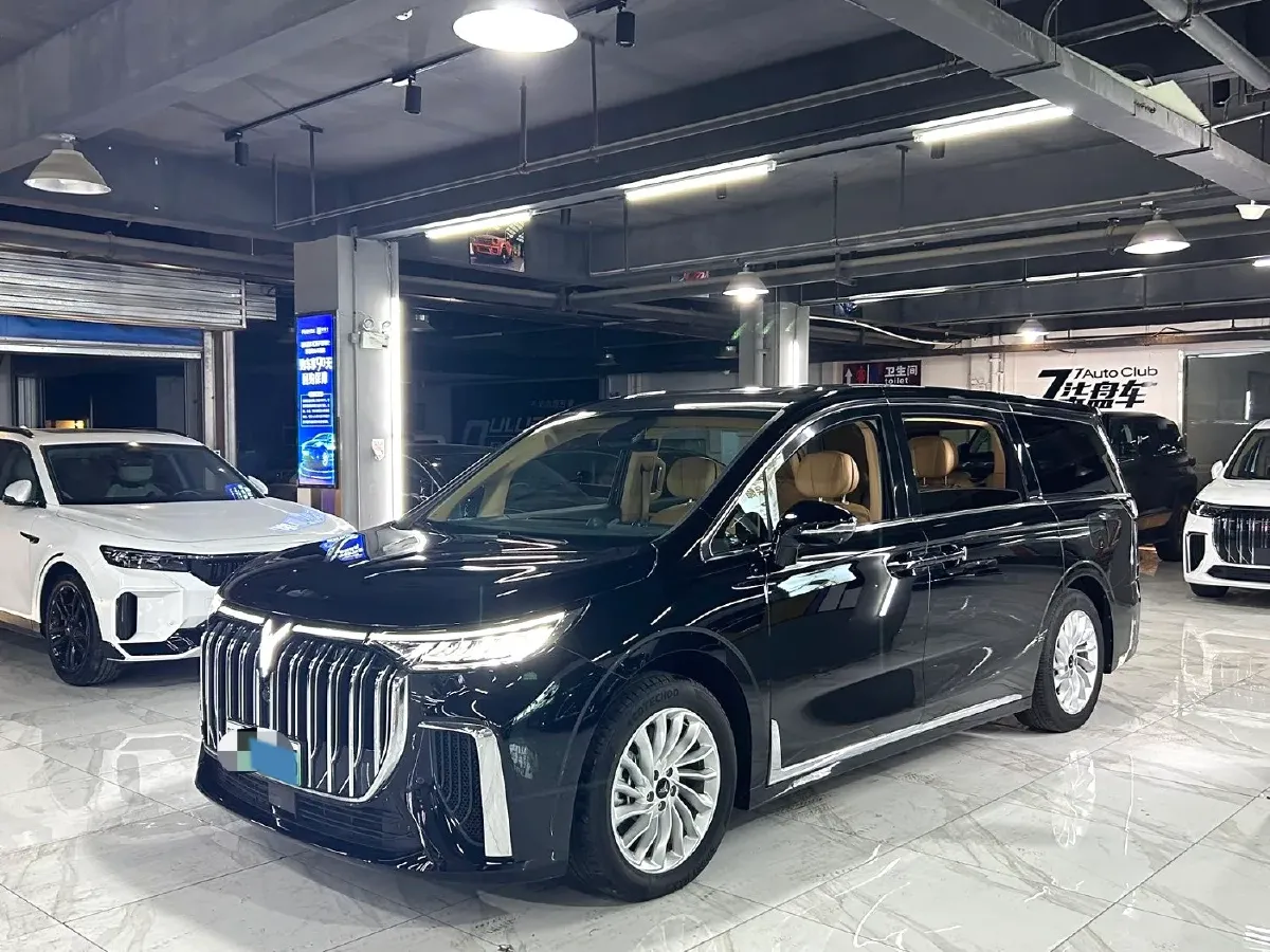 2024 Voyah Dream 1.5T 150HP L4 PHEV 43KWH,autocango,china used car exporter,china ev exporter,chinese used car exporter,chinese used ev exporter