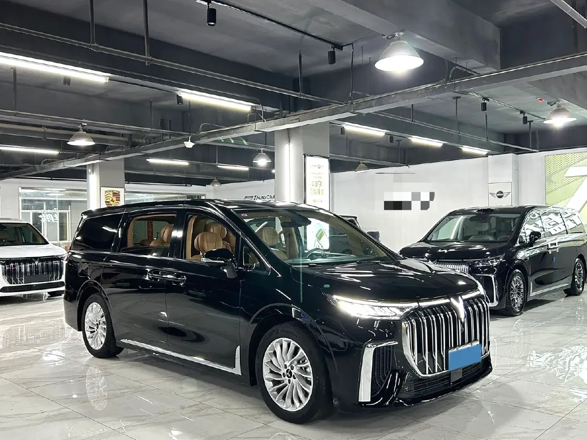 2024 Voyah Dream 1.5T 150HP L4 PHEV 43KWH,autocango,china used car exporter,china ev exporter,chinese used car exporter,chinese used ev exporter
