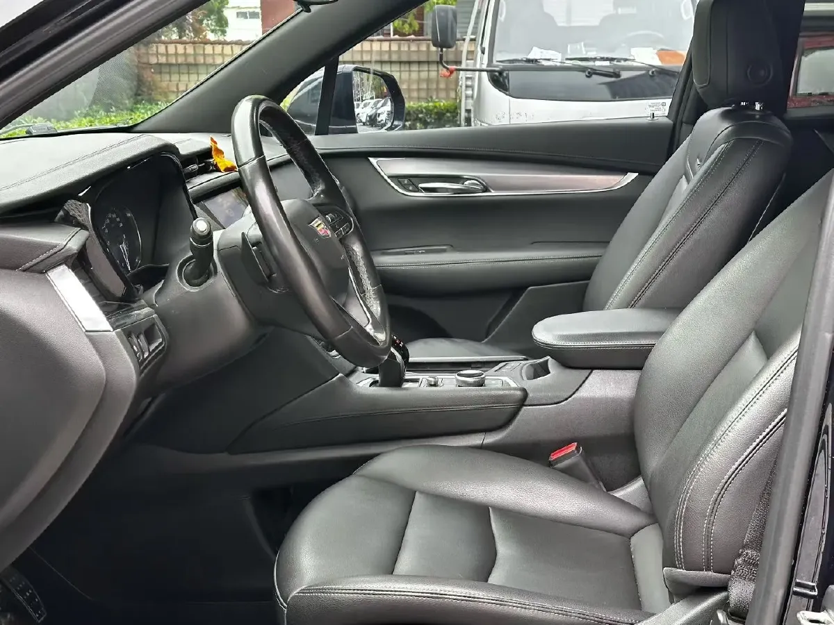 2020 Cadillac XT6 2.0T 237HP L4 9AT,autocango,china used car exporter,china ev exporter,chinese used car exporter,chinese used ev exporter