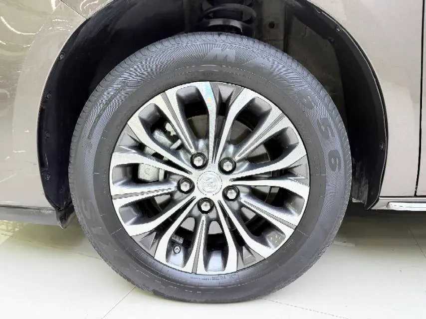 2023 Buick GL8 2.0T 237HP L4 9AT,autocango,china used car exporter,china ev exporter,chinese used car exporter,chinese used ev exporter