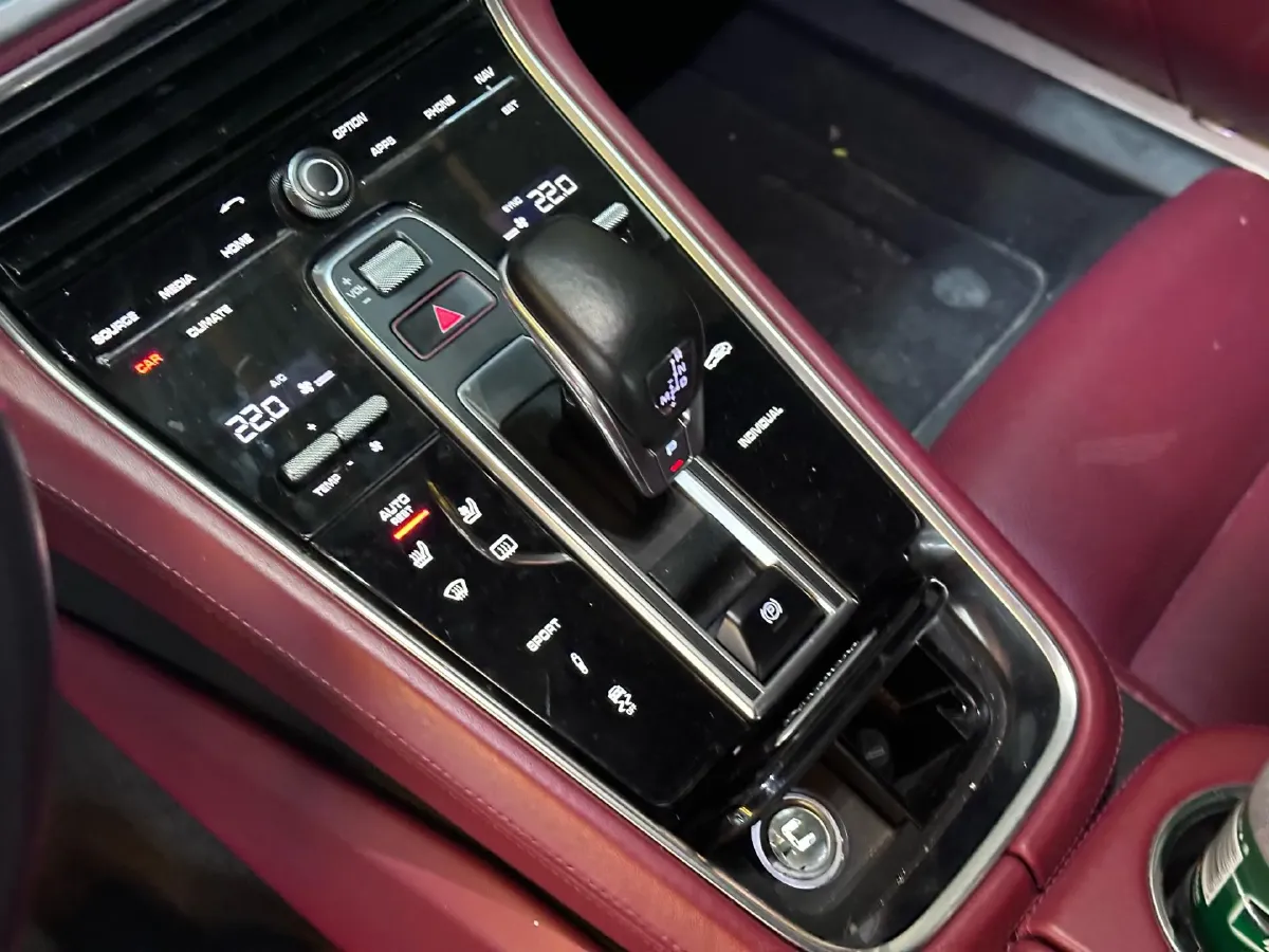 2017 BMW X6 3.0T 306HP L6 8AT,autocango,china used car exporter,china ev exporter,chinese used car exporter,chinese used ev exporter