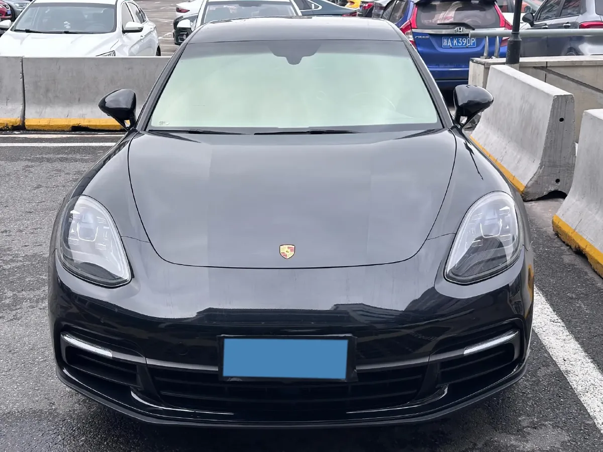 2017 BMW X6 3.0T 306HP L6 8AT,autocango,china used car exporter,china ev exporter,chinese used car exporter,chinese used ev exporter