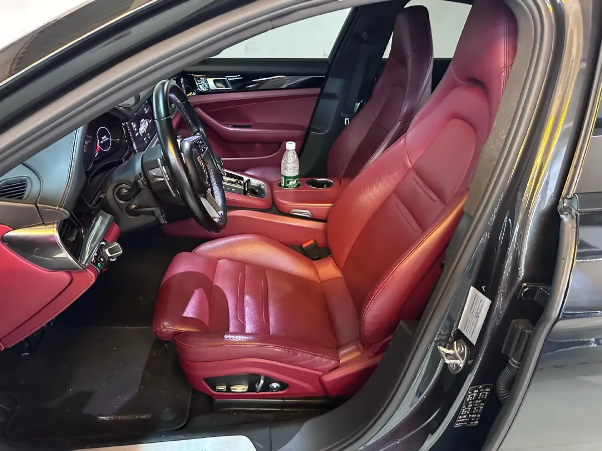 2017 BMW X6 3.0T 306HP L6 8AT,autocango,china used car exporter,china ev exporter,chinese used car exporter,chinese used ev exporter