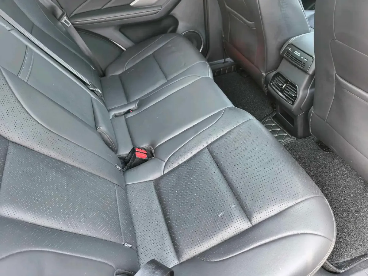 2018 WEY VV6 2.0T 197HP L4 7DCT,autocango,china used car exporter,china ev exporter,chinese used car exporter,chinese used ev exporter