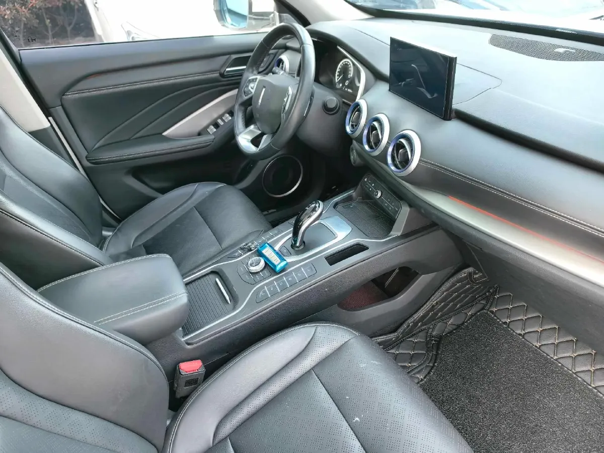 2018 WEY VV6 2.0T 197HP L4 7DCT,autocango,china used car exporter,china ev exporter,chinese used car exporter,chinese used ev exporter