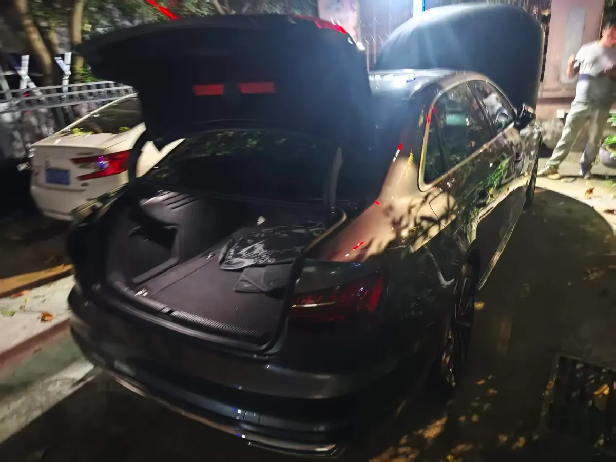 2022 Audi A4L 2.0T 190HP L4 7DCT,autocango,china used car exporter,china ev exporter,chinese used car exporter,chinese used ev exporter