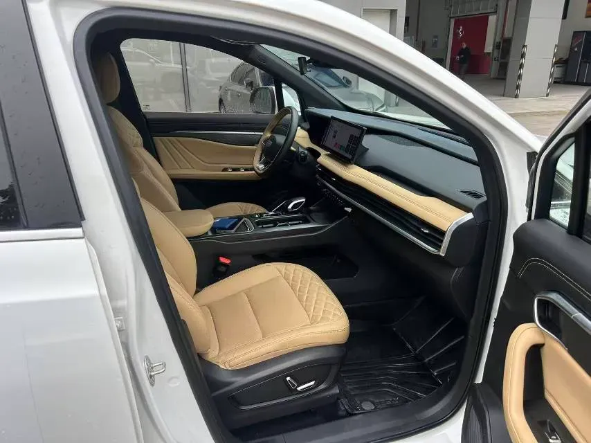 2023 Geely Okavango L 2.0T 218HP L4 7DCT,autocango,china used car exporter,china ev exporter,chinese used car exporter,chinese used ev exporter