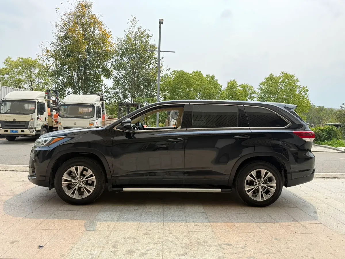 2021 Toyota Highlander 2.0T 220HP L4 6AT,autocango,china used car exporter,china ev exporter,chinese used car exporter,chinese used ev exporter