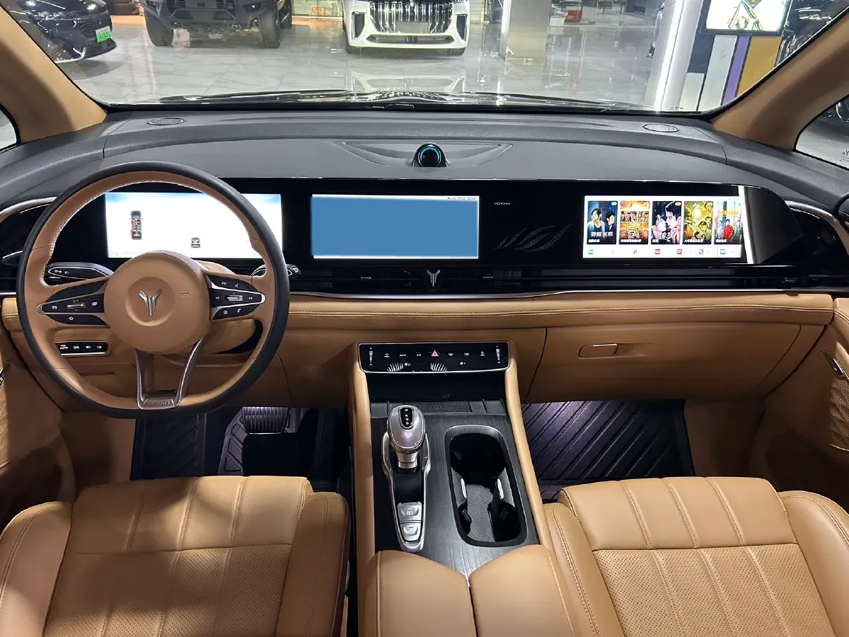 2024 Voyah Dream 1.5T 150HP L4 PHEV 43KWH,autocango,china used car exporter,china ev exporter,chinese used car exporter,chinese used ev exporter