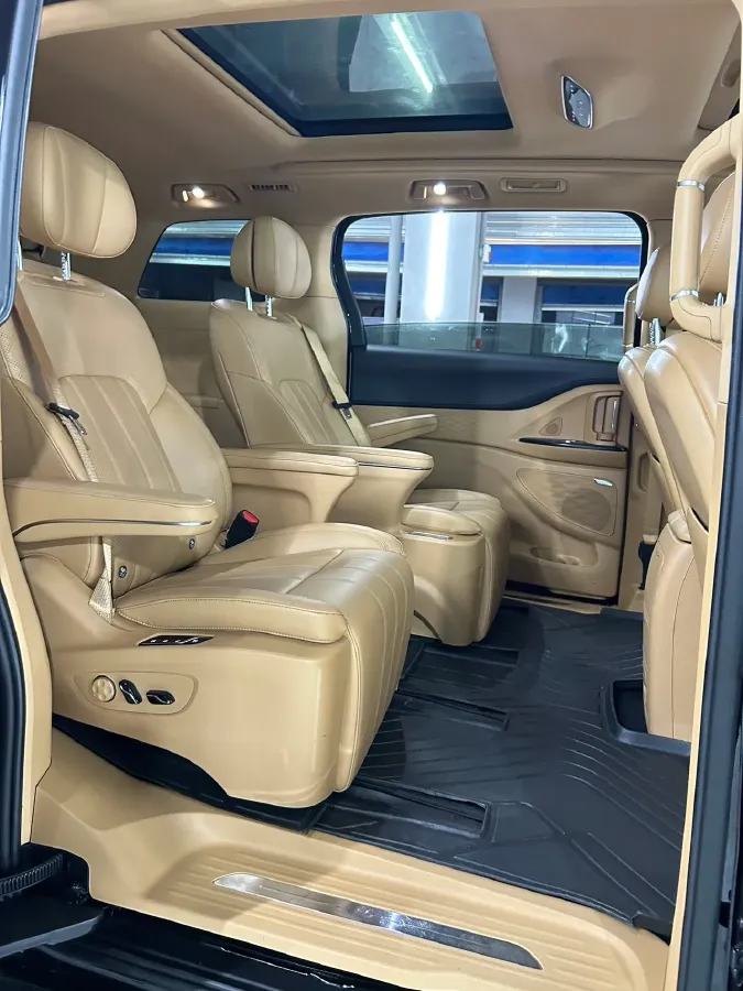 2024 Voyah Dream 1.5T 150HP L4 PHEV 43KWH,autocango,china used car exporter,china ev exporter,chinese used car exporter,chinese used ev exporter