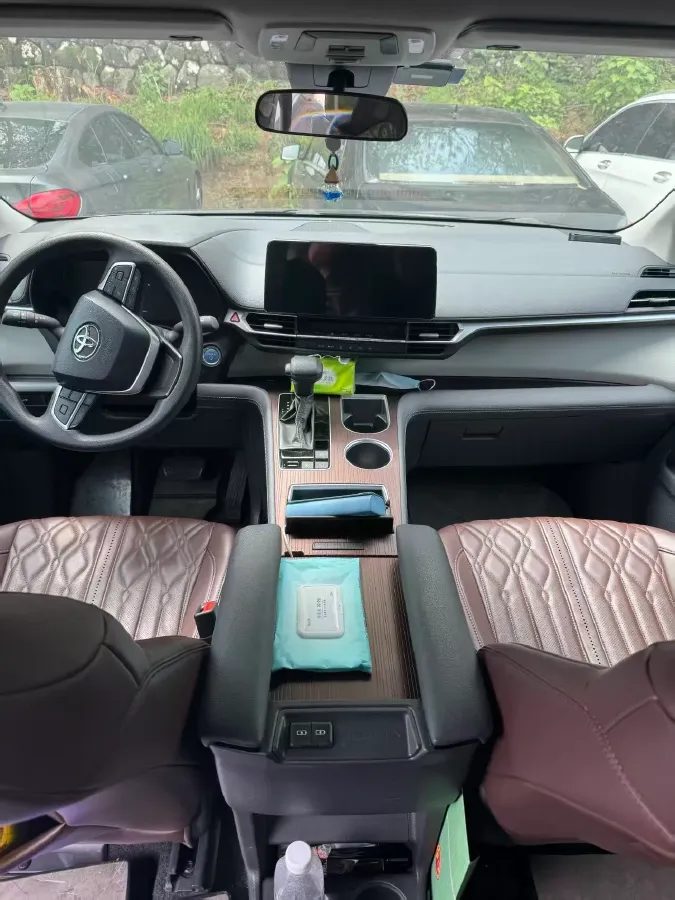 2024 Toyota Sienna 2.5L 189HP L4 E-CVT Hybrid,autocango,china used car exporter,china ev exporter,chinese used car exporter,chinese used ev exporter
