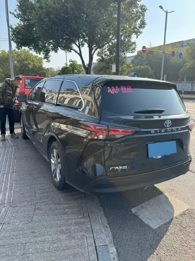 2024 Toyota Sienna 2.5L 189HP L4 E-CVT Hybrid,autocango,china used car exporter,china ev exporter,chinese used car exporter,chinese used ev exporter