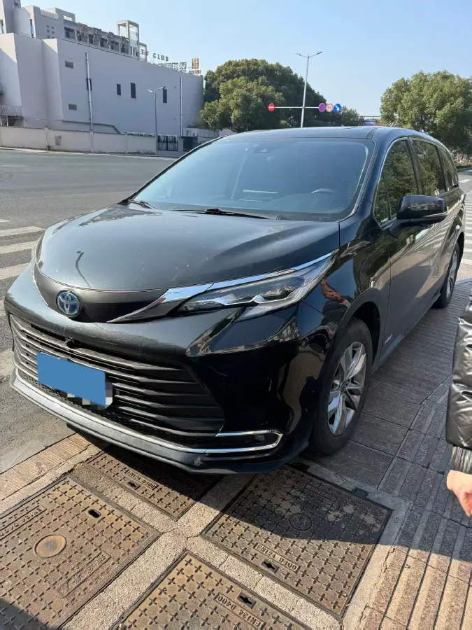 2024 Toyota Sienna 2.5L 189HP L4 E-CVT Hybrid,autocango,china used car exporter,china ev exporter,chinese used car exporter,chinese used ev exporter