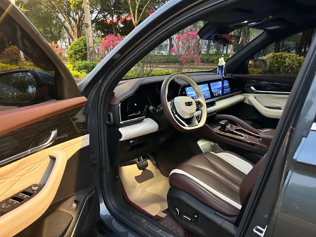 2024 Geely Monjaro 2.0T 218HP L4 7DCT,autocango,china used car exporter,china ev exporter,chinese used car exporter,chinese used ev exporter