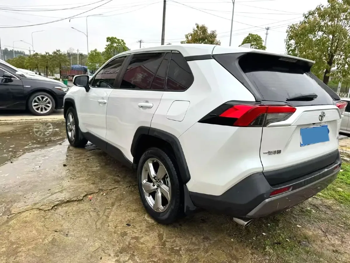 2021 Toyota RAV4 2.0L 171HP L4 CVT,autocango,china used car exporter,china ev exporter,chinese used car exporter,chinese used ev exporter