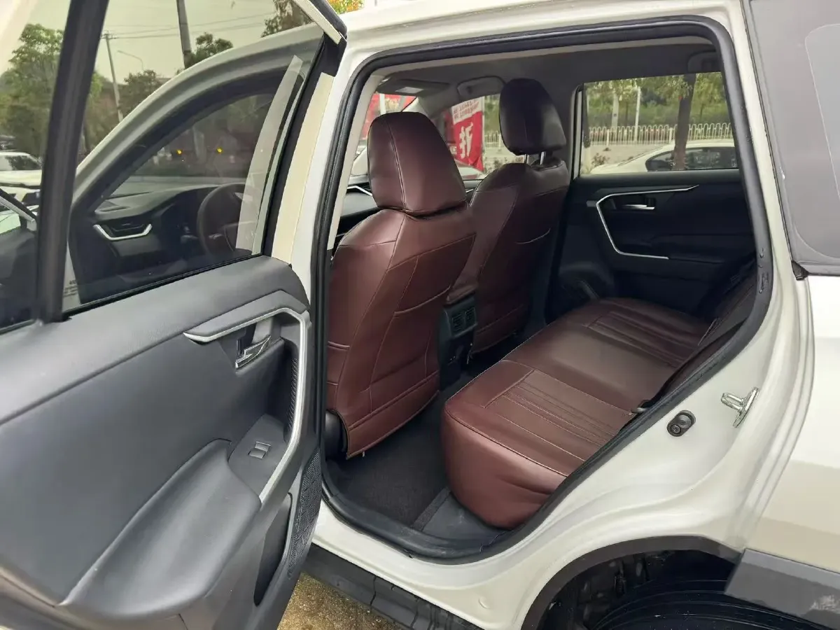 2021 Toyota RAV4 2.0L 171HP L4 CVT,autocango,china used car exporter,china ev exporter,chinese used car exporter,chinese used ev exporter