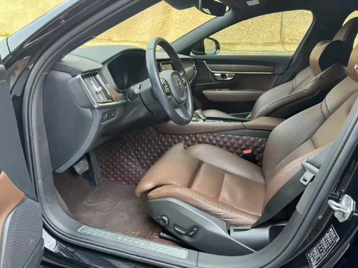 2022 Volvo S90 2.0T 250HP L4 8AT,autocango,china used car exporter,china ev exporter,chinese used car exporter,chinese used ev exporter