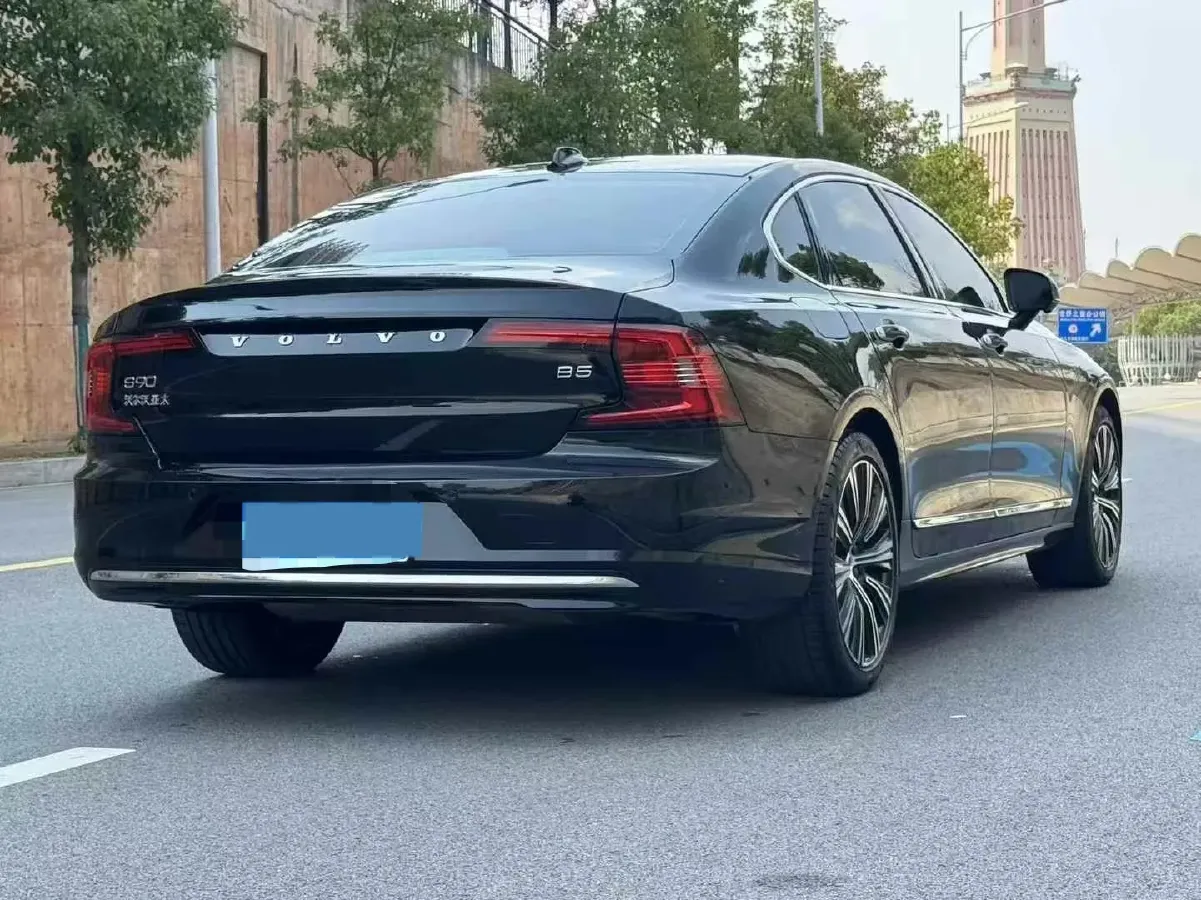 2022 Volvo S90 2.0T 250HP L4 8AT,autocango,china used car exporter,china ev exporter,chinese used car exporter,chinese used ev exporter