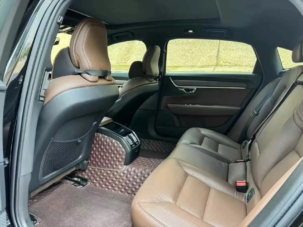 2022 Volvo S90 2.0T 250HP L4 8AT,autocango,china used car exporter,china ev exporter,chinese used car exporter,chinese used ev exporter