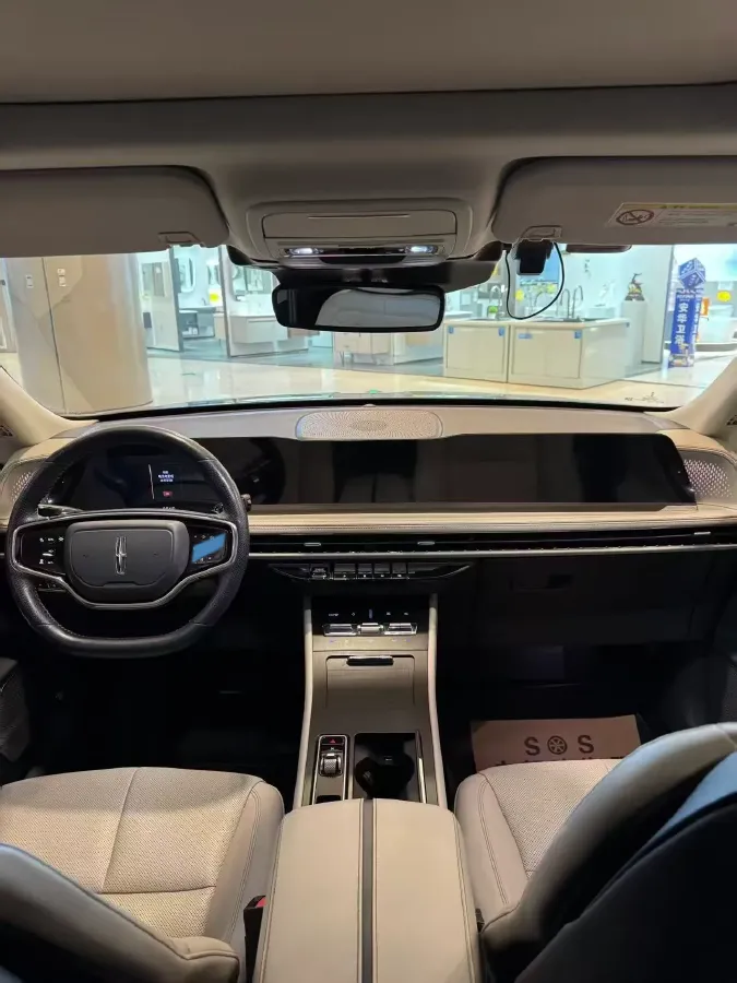 2023 Lincoln Corsair 2.0T 261HP L4 8AT,autocango,china used car exporter,china ev exporter,chinese used car exporter,chinese used ev exporter