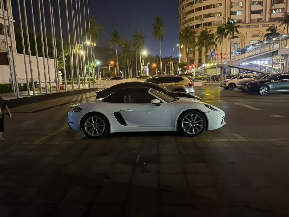 2018 Porsche 718 2.0T 250HP H4 7DCT,autocango,china used car exporter,china ev exporter,chinese used car exporter,chinese used ev exporter