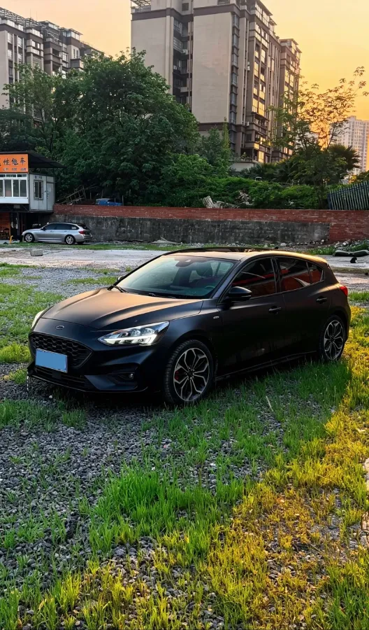 2021 Ford Focus 1.5T 174HP L3 8AT,autocango,china used car exporter,china ev exporter,chinese used car exporter,chinese used ev exporter
