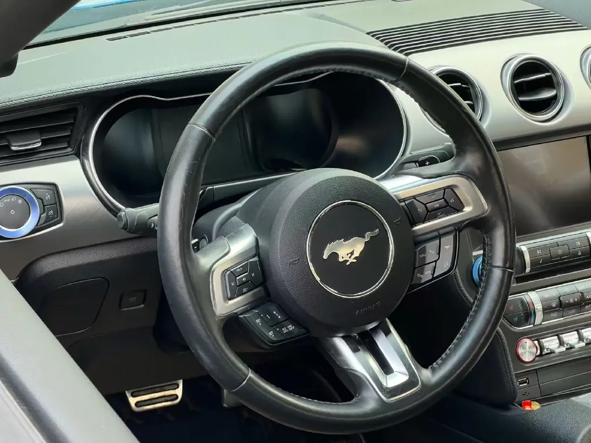 2020 Ford Mustang 2.3T 299HP L4 10AT,autocango,china used car exporter,china ev exporter,chinese used car exporter,chinese used ev exporter