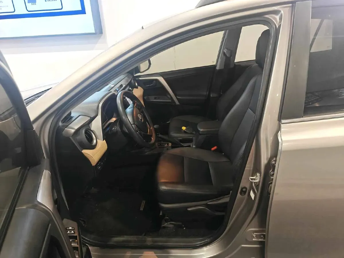 2019 Toyota RAV4 2.0L 151HP L4 CVT,autocango,china used car exporter,china ev exporter,chinese used car exporter,chinese used ev exporter