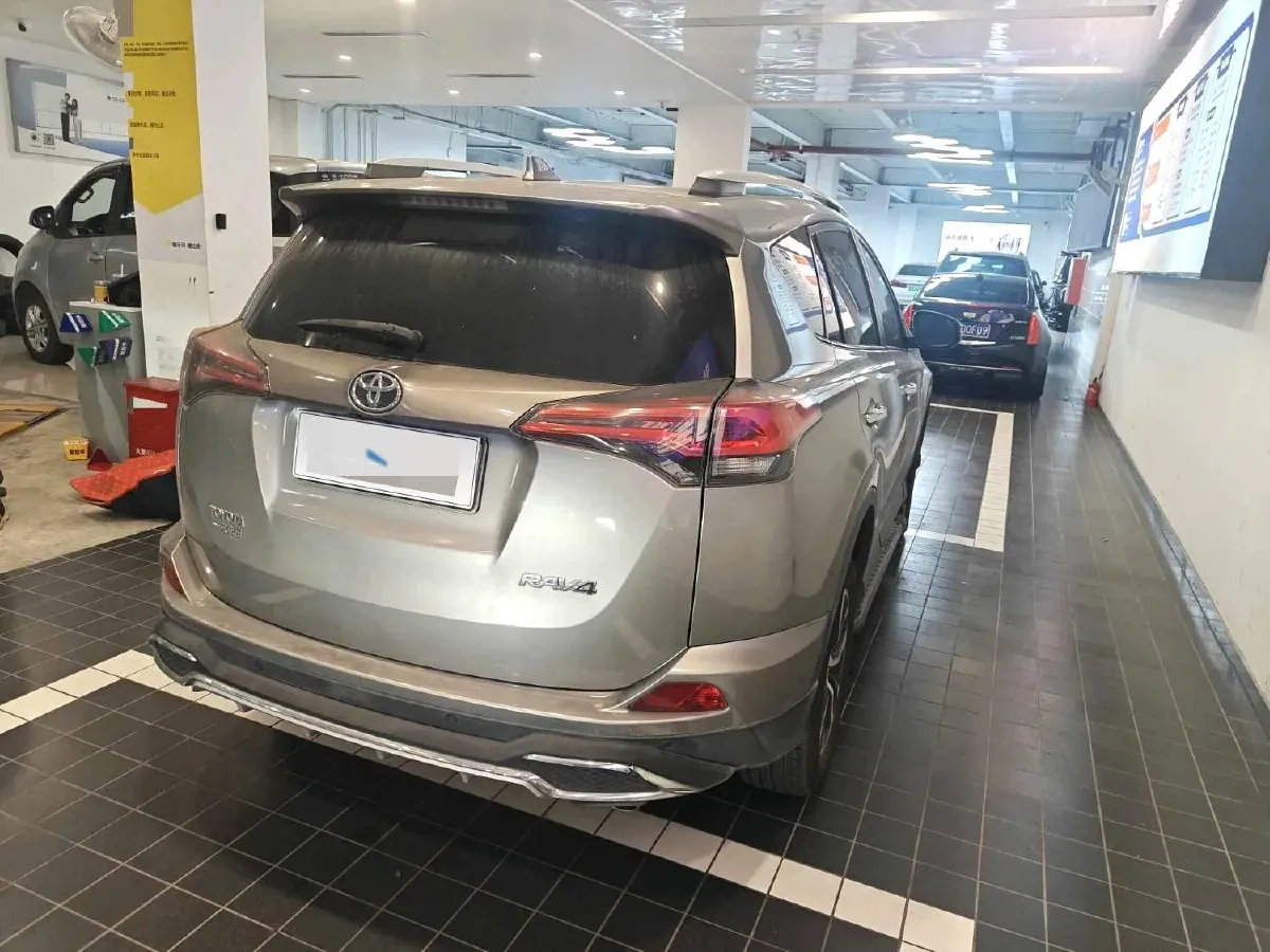 2019 Toyota RAV4 2.0L 151HP L4 CVT,autocango,china used car exporter,china ev exporter,chinese used car exporter,chinese used ev exporter