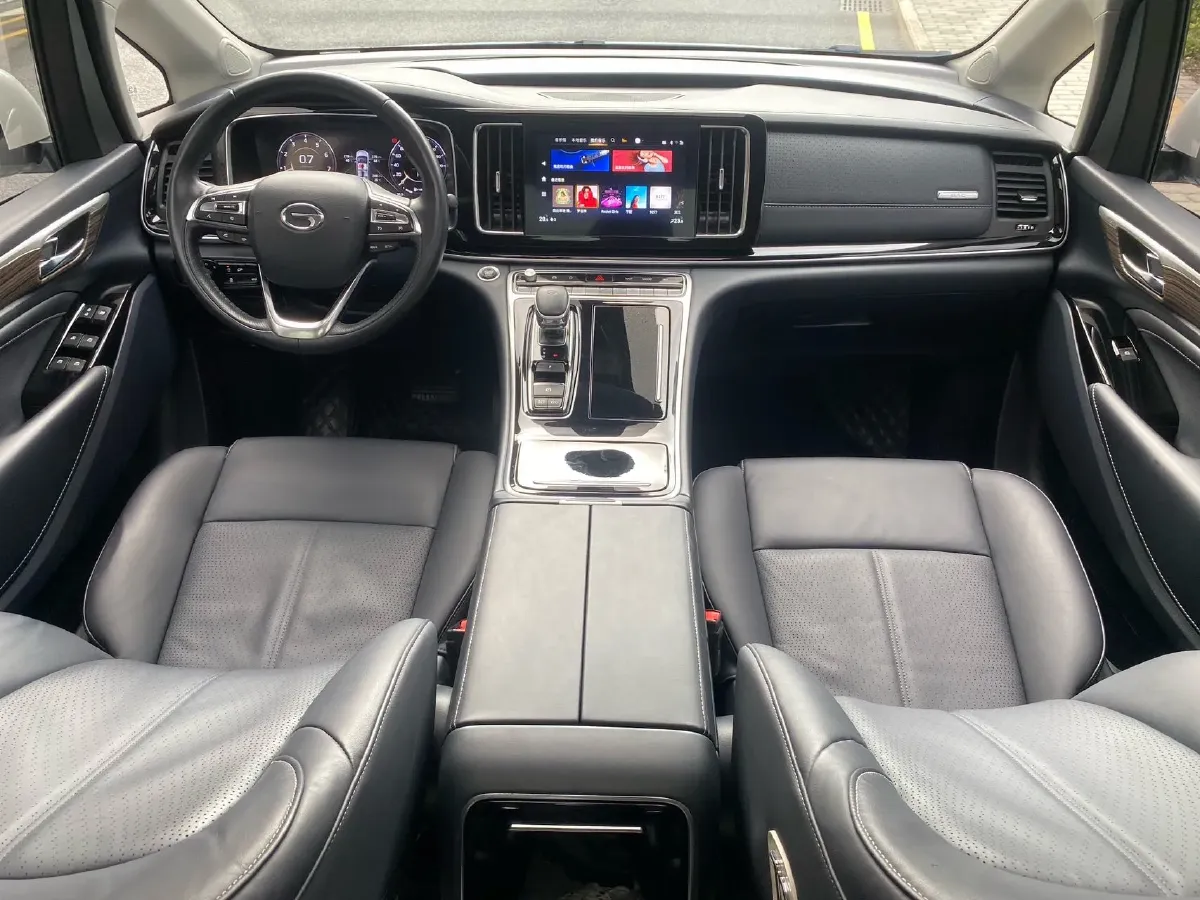 2021 GAC Trumpchi M8 2.0T 252HP L4 8AT,autocango,china used car exporter,china ev exporter,chinese used car exporter,chinese used ev exporter