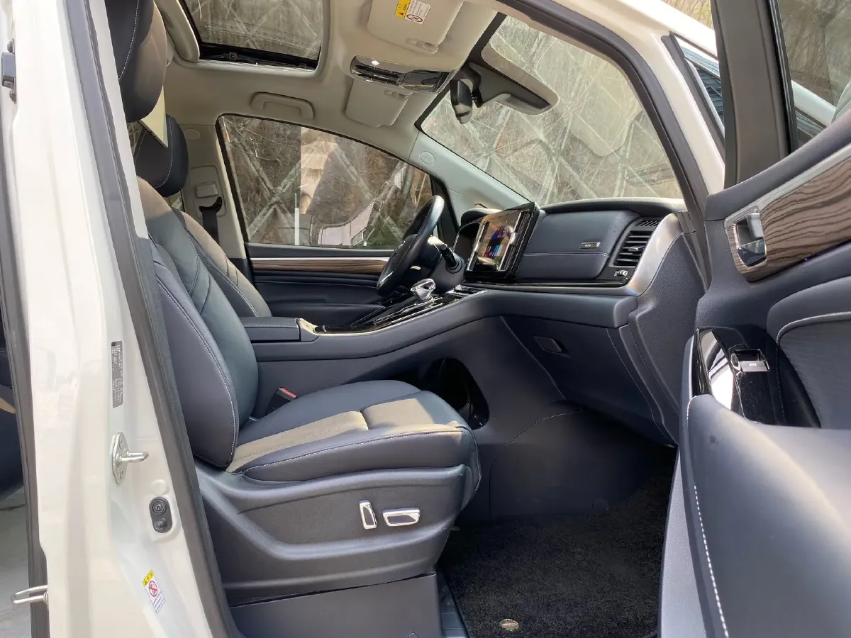 2021 GAC Trumpchi M8 2.0T 252HP L4 8AT,autocango,china used car exporter,china ev exporter,chinese used car exporter,chinese used ev exporter