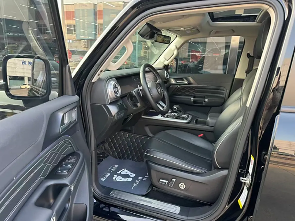 2023 Tank 300 2.0T 227HP L4 8AT,autocango,china used car exporter,china ev exporter,chinese used car exporter,chinese used ev exporter