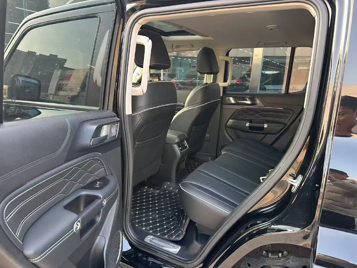 2023 Tank 300 2.0T 227HP L4 8AT,autocango,china used car exporter,china ev exporter,chinese used car exporter,chinese used ev exporter