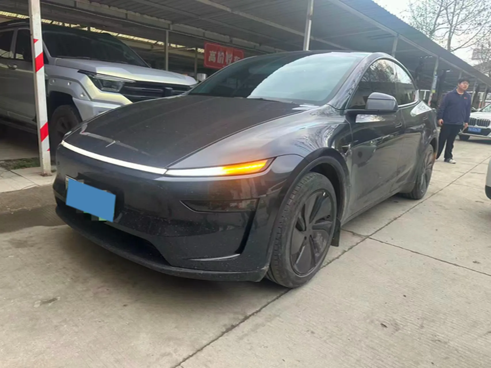 2025 Tesla Model Y BEV 62.5KWH