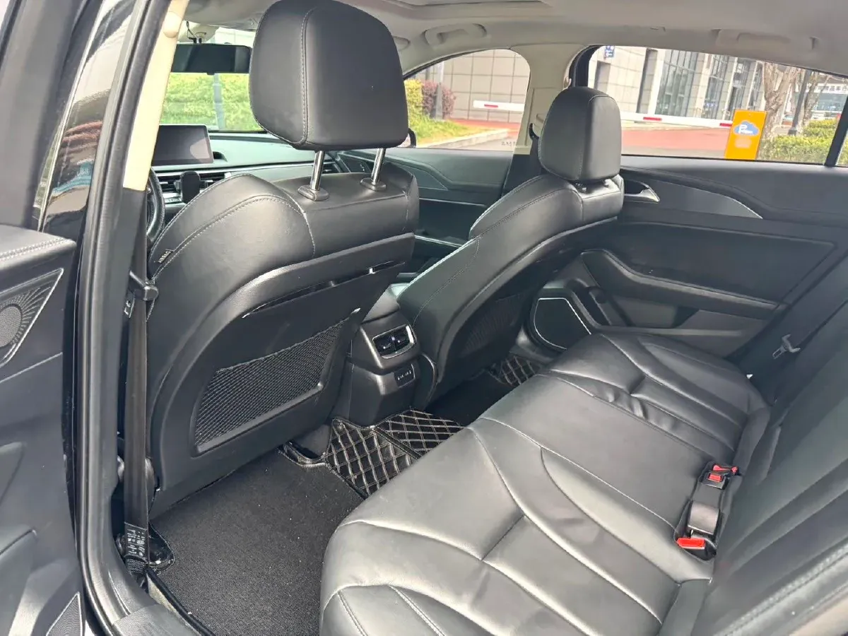 2022 HongQi H5 1.5T 169HP L4 7DCT,autocango,china used car exporter,china ev exporter,chinese used car exporter,chinese used ev exporter