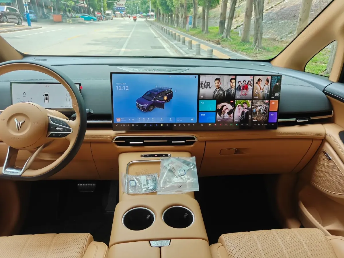 2026 Voyah Dream 1.5T 150HP L4 PHEV,autocango,china used car exporter,china ev exporter,chinese used car exporter,chinese used ev exporter