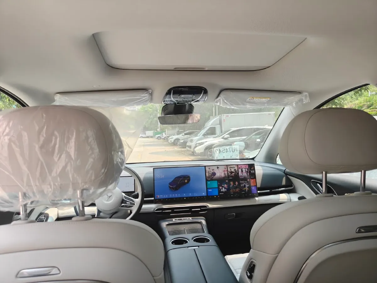 2026 Voyah Dream 1.5T 150HP L4 PHEV,autocango,china used car exporter,china ev exporter,chinese used car exporter,chinese used ev exporter