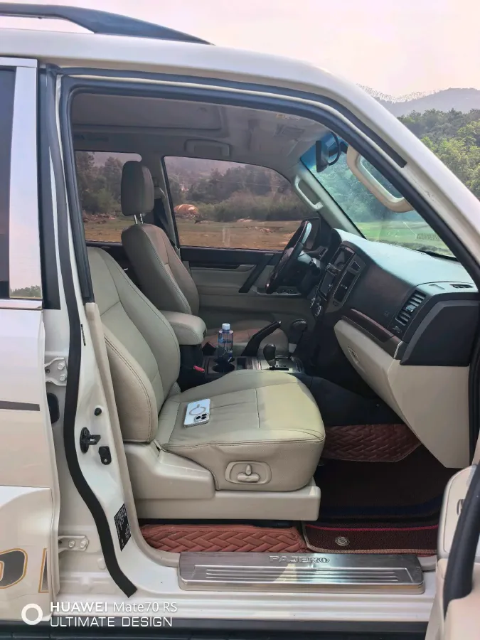 2018 Mitsubishi Pajero 3.0L 174HP V6 5AT,autocango,china used car exporter,china ev exporter,chinese used car exporter,chinese used ev exporter