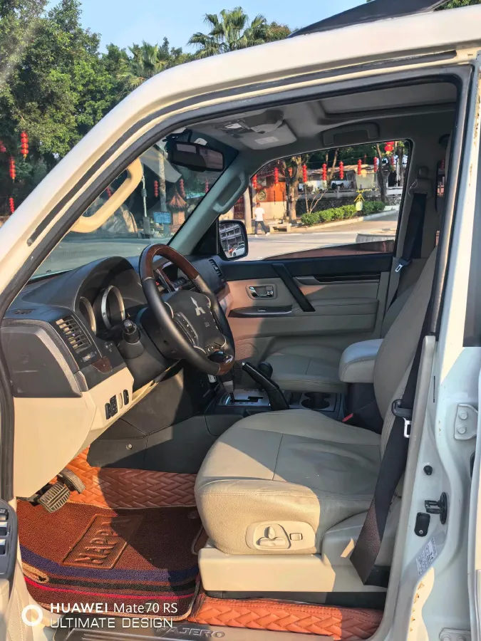 2018 Mitsubishi Pajero 3.0L 174HP V6 5AT,autocango,china used car exporter,china ev exporter,chinese used car exporter,chinese used ev exporter
