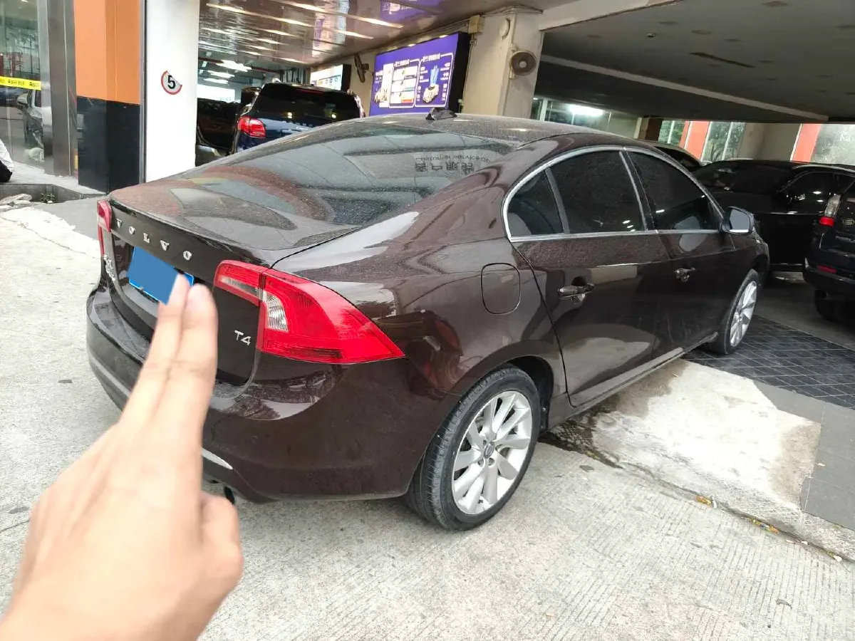 2018 Volvo S60 2.0T 190HP L4 6AT,autocango,china used car exporter,china ev exporter,chinese used car exporter,chinese used ev exporter