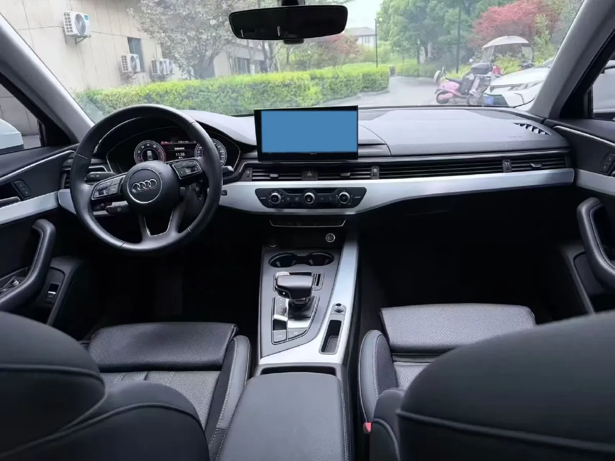 2022 Audi A4L 2.0T 190HP L4 7DCT,autocango,china used car exporter,china ev exporter,chinese used car exporter,chinese used ev exporter