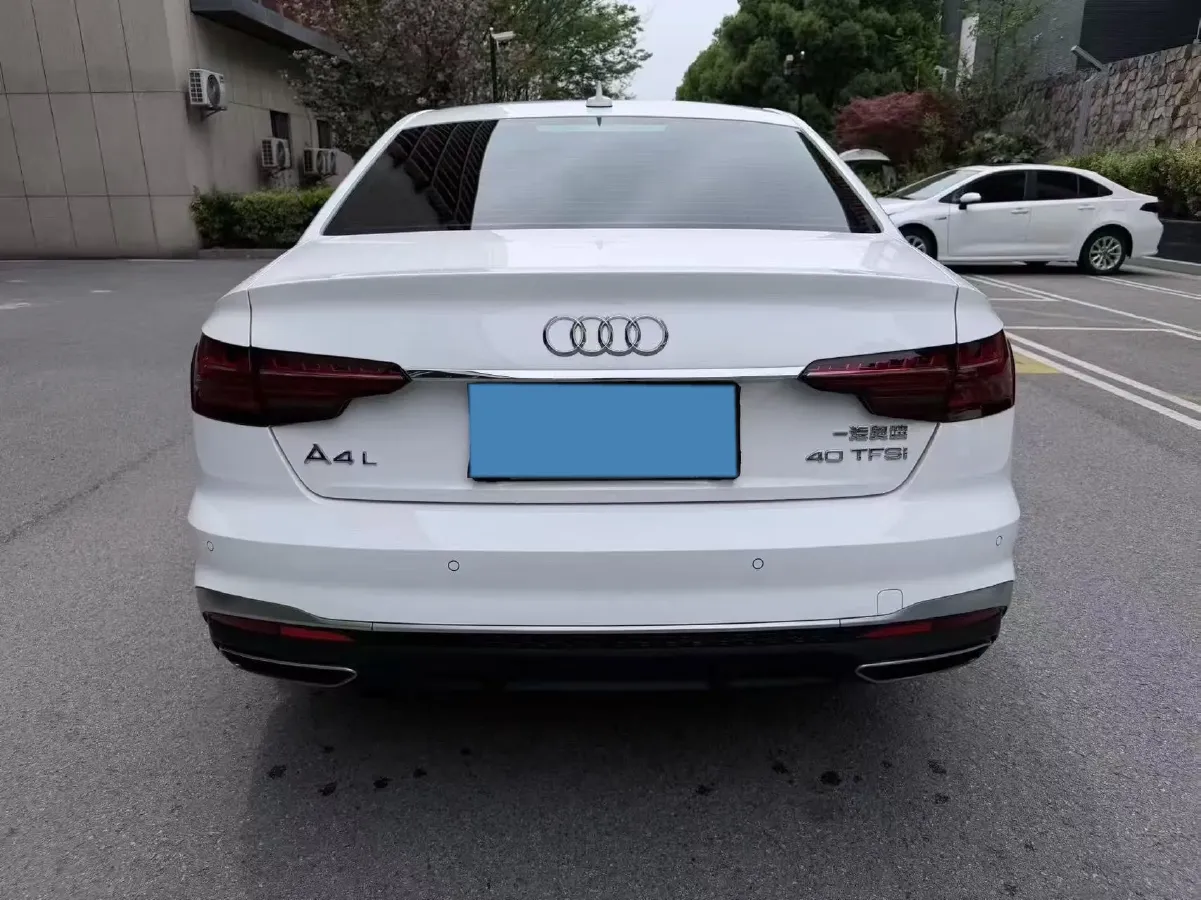 2022 Audi A4L 2.0T 190HP L4 7DCT,autocango,china used car exporter,china ev exporter,chinese used car exporter,chinese used ev exporter