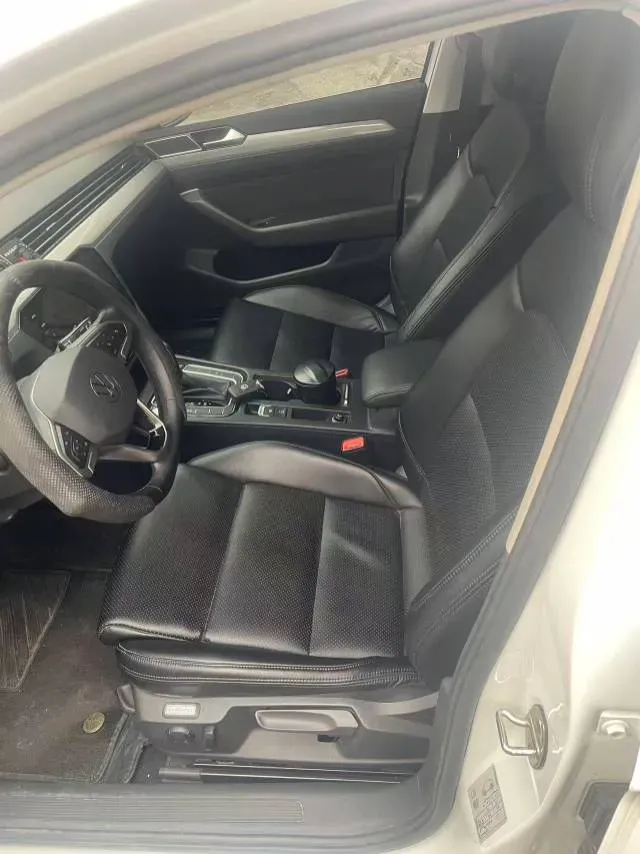 2021 Volkswagen Alltrack 2.0T 190HP L4 7DCT,autocango,china used car exporter,china ev exporter,chinese used car exporter,chinese used ev exporter