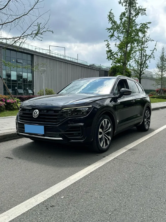 2019 Volkswagen Touareg 3.0T 340HP V6 8AT,autocango,china used car exporter,china ev exporter,chinese used car exporter,chinese used ev exporter