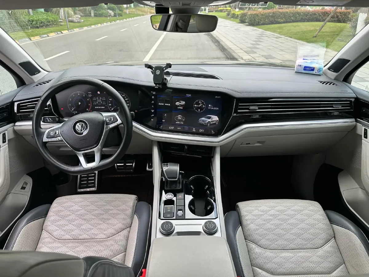 2019 Volkswagen Touareg 3.0T 340HP V6 8AT,autocango,china used car exporter,china ev exporter,chinese used car exporter,chinese used ev exporter