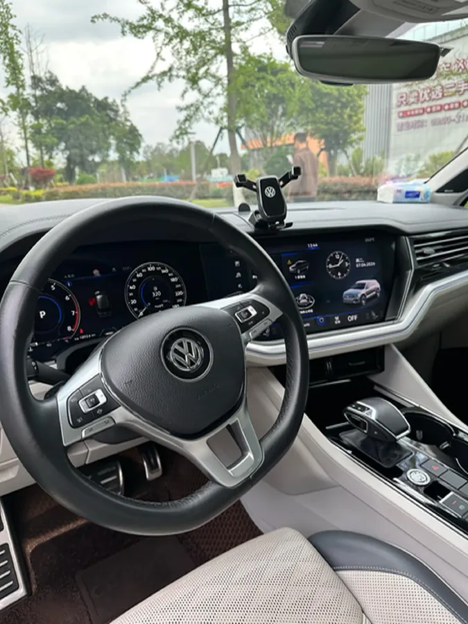 2019 Volkswagen Touareg 3.0T 340HP V6 8AT,autocango,china used car exporter,china ev exporter,chinese used car exporter,chinese used ev exporter