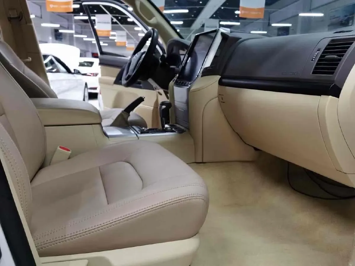 2016 Toyota Land Cruiser 4.0L 275HP V6 5AT,autocango,china used car exporter,china ev exporter,chinese used car exporter,chinese used ev exporter