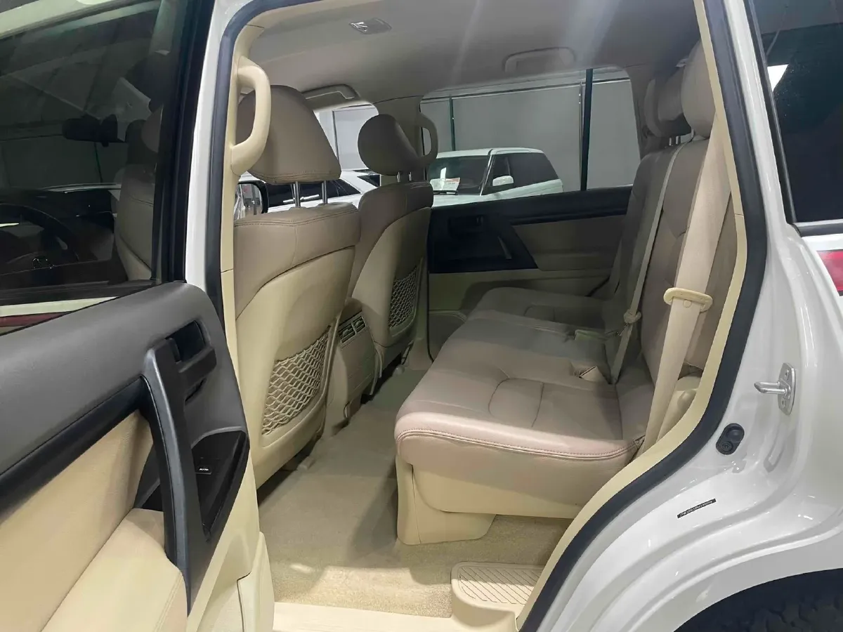 2016 Toyota Land Cruiser 4.0L 275HP V6 5AT,autocango,china used car exporter,china ev exporter,chinese used car exporter,chinese used ev exporter